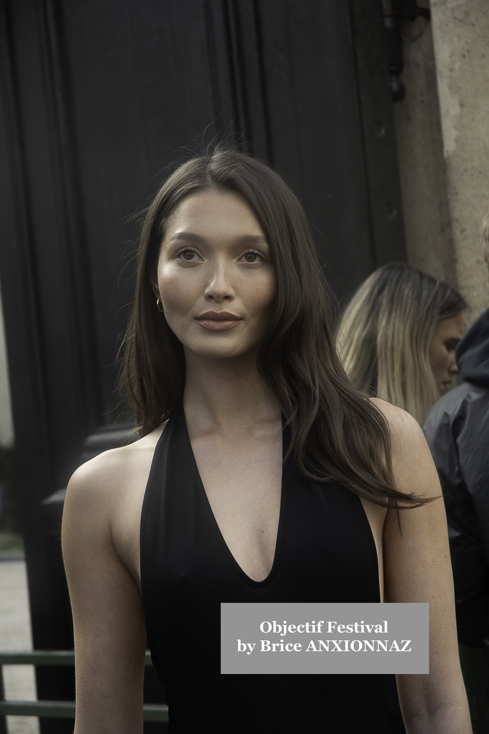 Photo streetstyle de Leonie Hanne - Streetstyle photos of guest arrivals at the Nina Ricci show lors du défilé Nina Ricci Spring 2025 à Streetstyle-photos-of-guest-arrivals-at-the-Nina-Ricci-show, Paris Fashion Week le 7 March 2025 par Brice ANXIONNAZ (Objectif Festival)